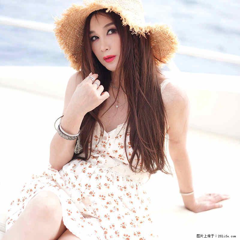 温碧霞IRENENA服装品牌夏季吊带碎花公主裙户外休闲清雅连衣裙 - 女装 - 服装服饰 - 苏州分类信息 - 苏州28生活网 su.28life.net