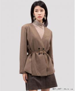 温碧霞代言IRENENA服装品牌双排扣束腰女西装V领羊毛外套 - 苏州28生活网 su.28life.net