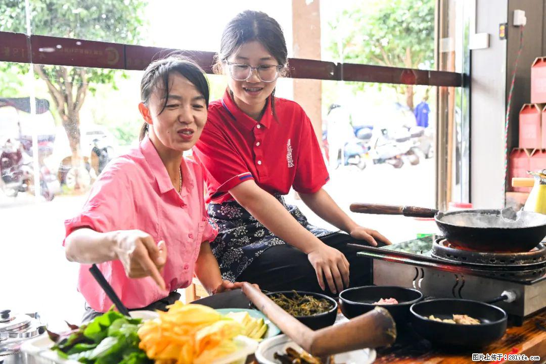 全网追的“扁担女孩”，找了一份暑假工，时薪12元 - 苏州生活资讯 - 苏州28生活网 su.28life.net